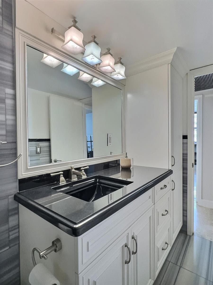 2030 S Ocean Drive 1626 photo 20