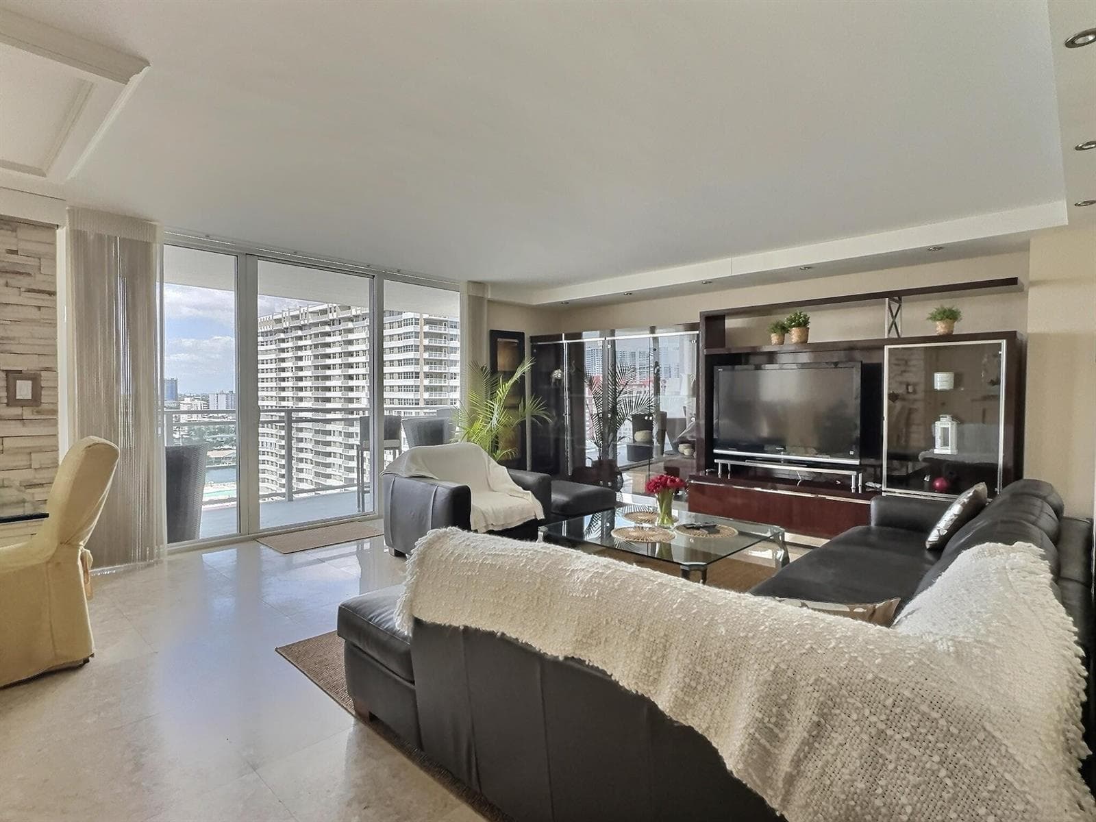 2030 S Ocean Drive 1626 photo 11