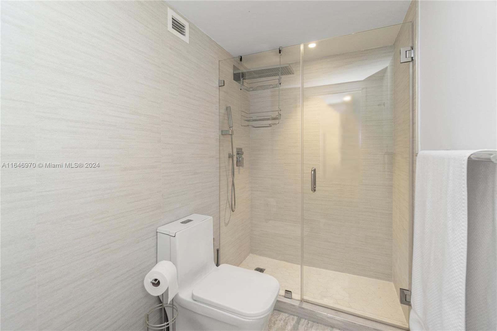 100 Lincoln Rd 548 photo 16