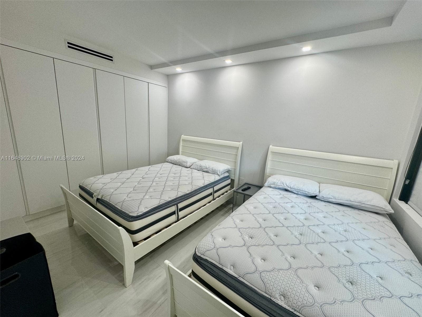 9801 Collins Ave 5U photo 19