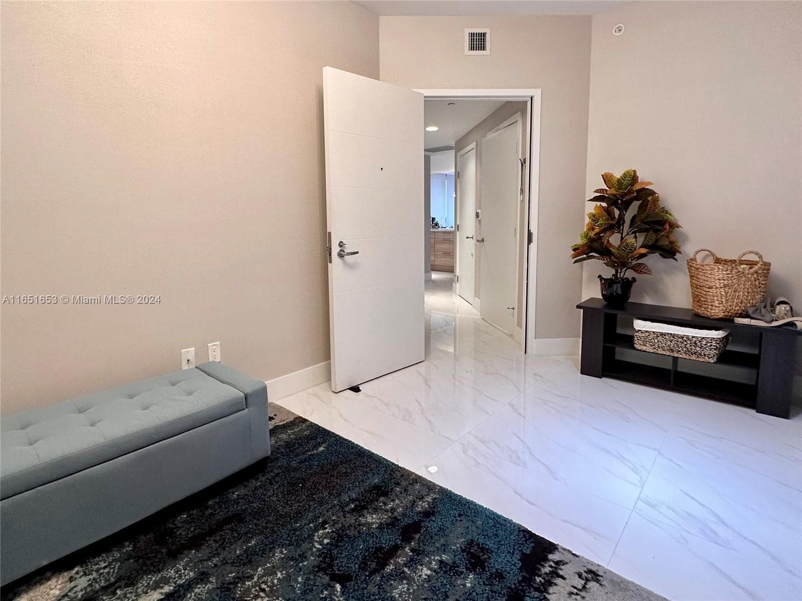 16385 Biscayne Blvd 1201 photo 6