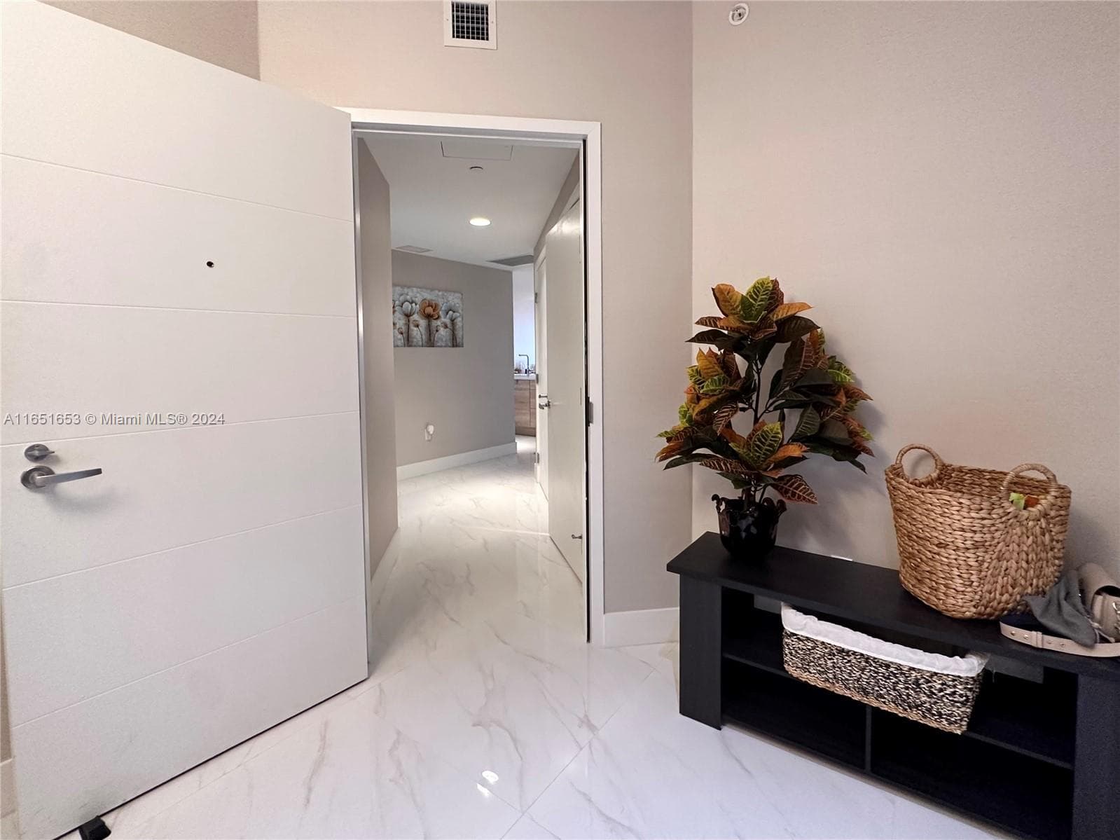 16385 Biscayne Blvd 1201 photo 7