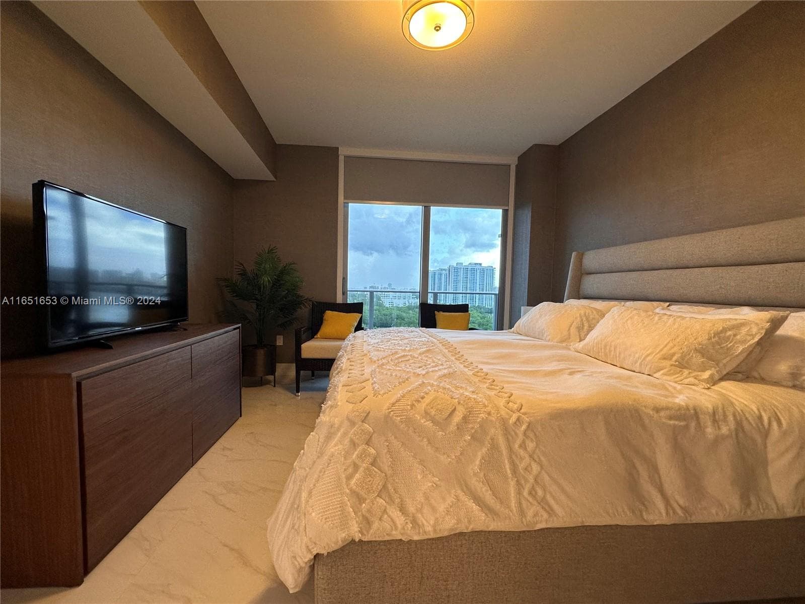 16385 Biscayne Blvd 1201 photo 18