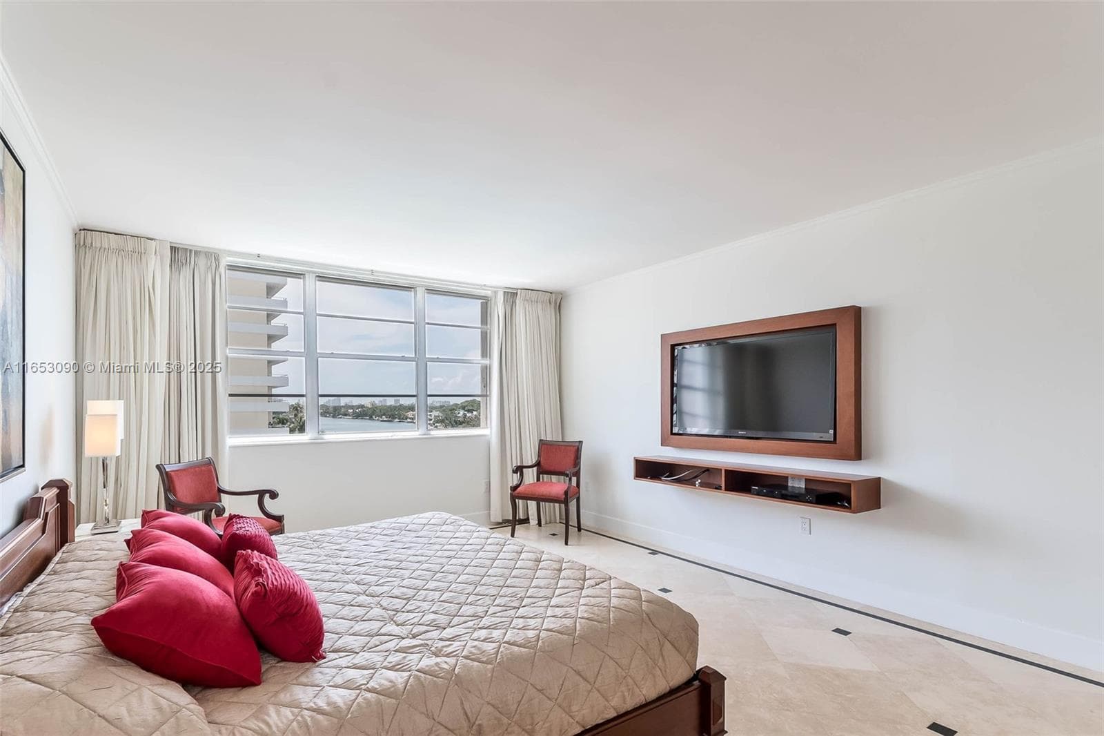 5640 Collins Ave 6D photo 16