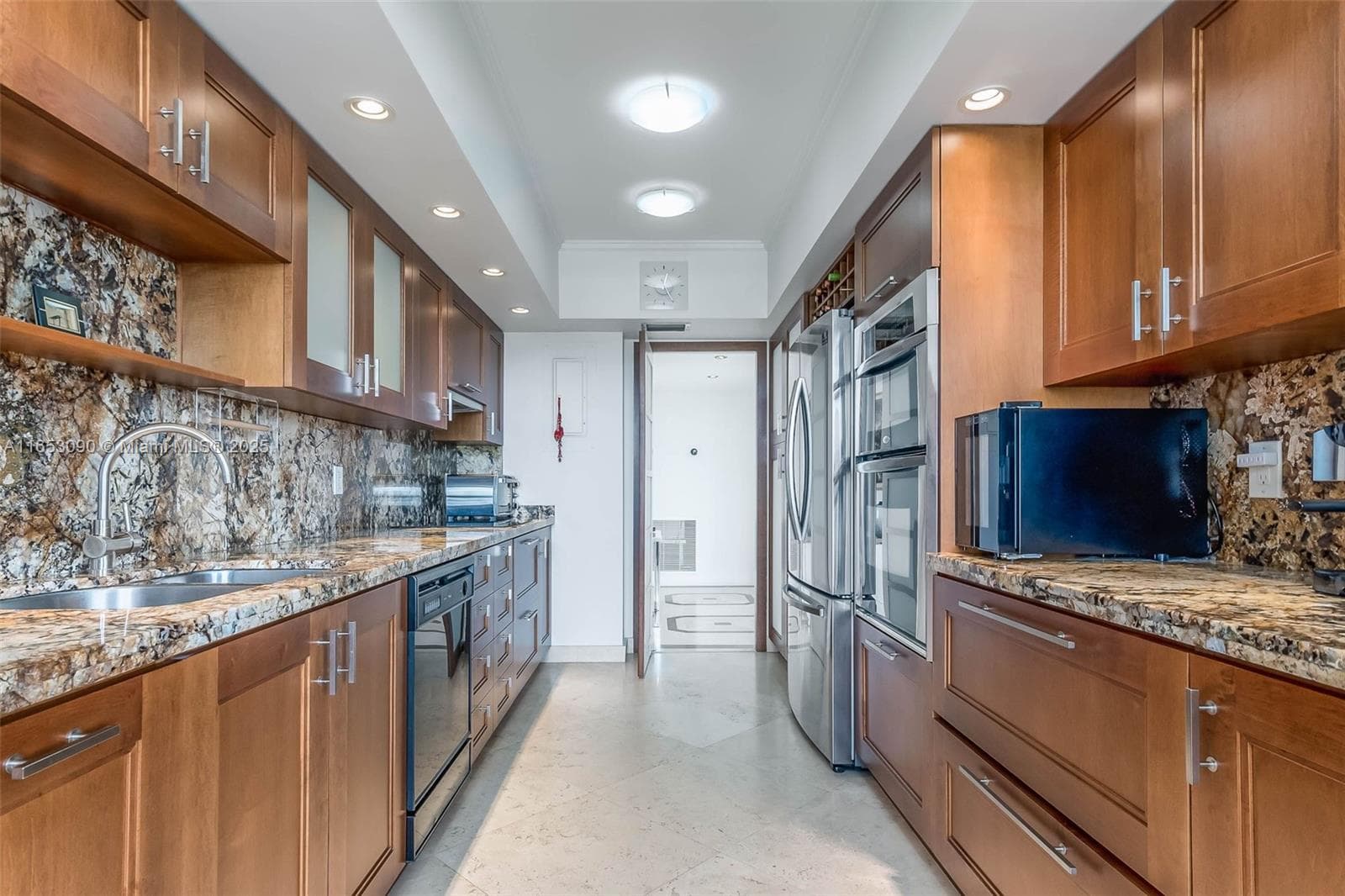 5640 Collins Ave 6D photo 7