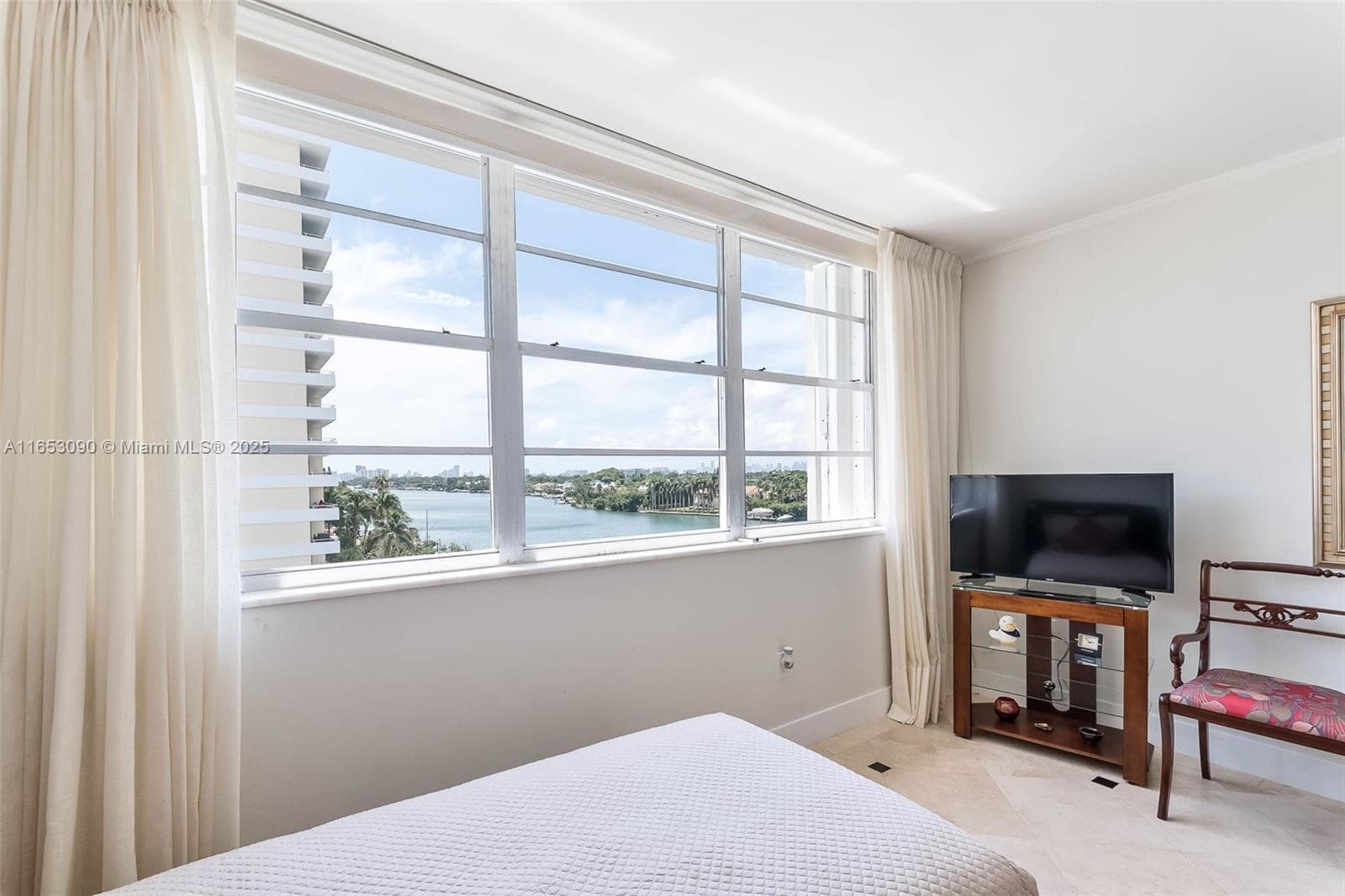 5640 Collins Ave 6D photo 24