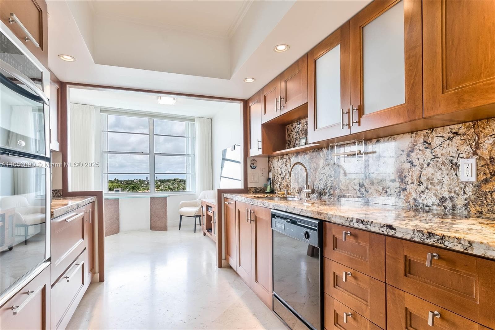 5640 Collins Ave 6D photo 8
