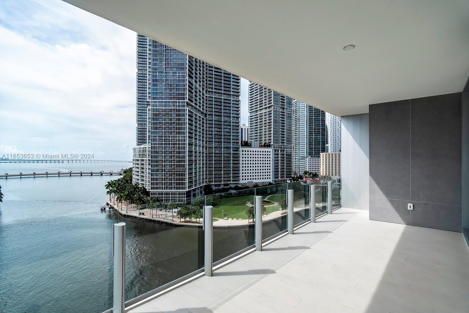 300 Biscayne Blvd Way 902 photo 2
