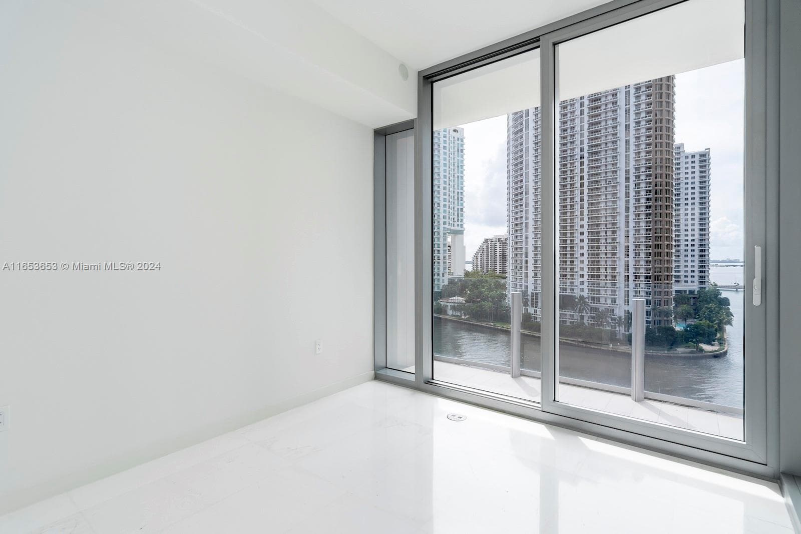 300 Biscayne Blvd Way 902 photo 25
