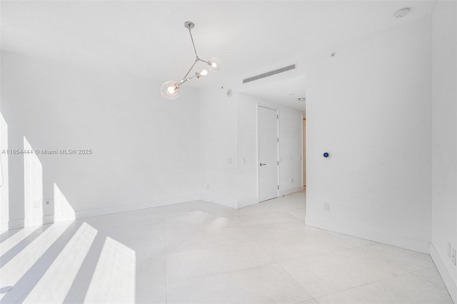 18555 Collins Ave 5001 photo 18