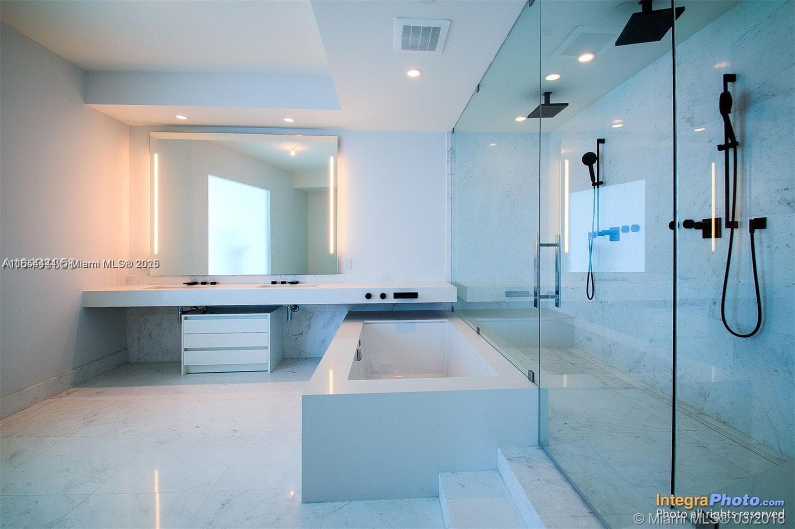18555 Collins Ave 5001 photo 11