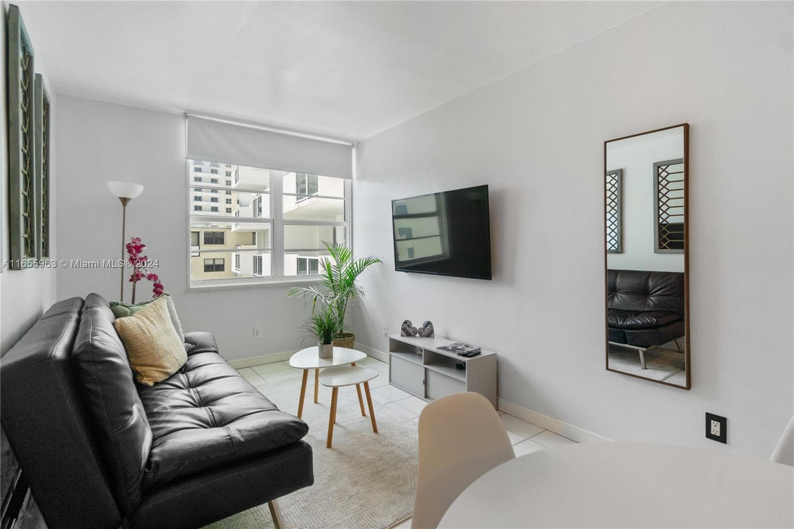 100 Lincoln Rd 924 photo 2