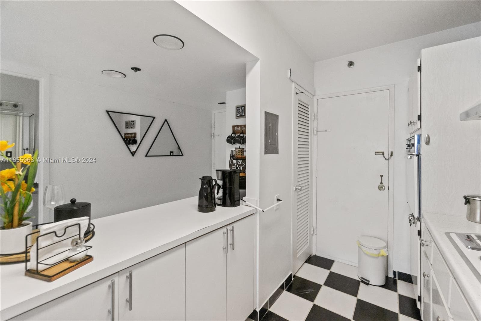 100 Lincoln Rd 924 photo 7