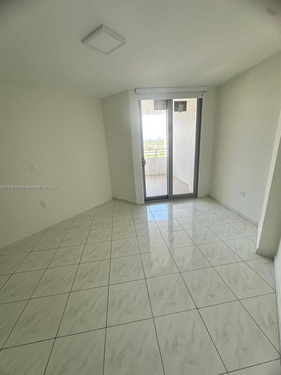 5555 Collins Ave 8Z photo 12