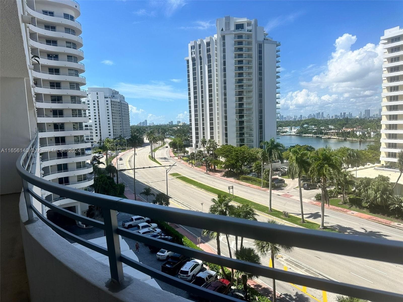 5555 Collins Ave 8Z photo 3