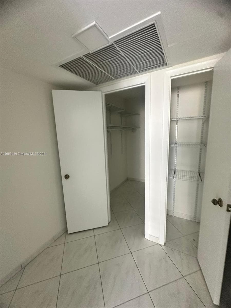 5555 Collins Ave 8Z photo 19