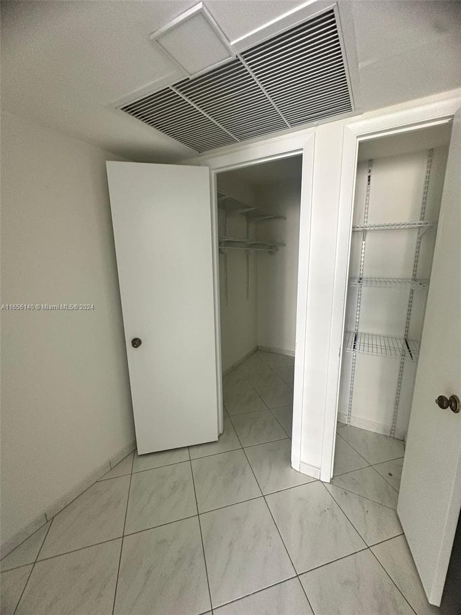 5555 Collins Ave 8Z photo 25