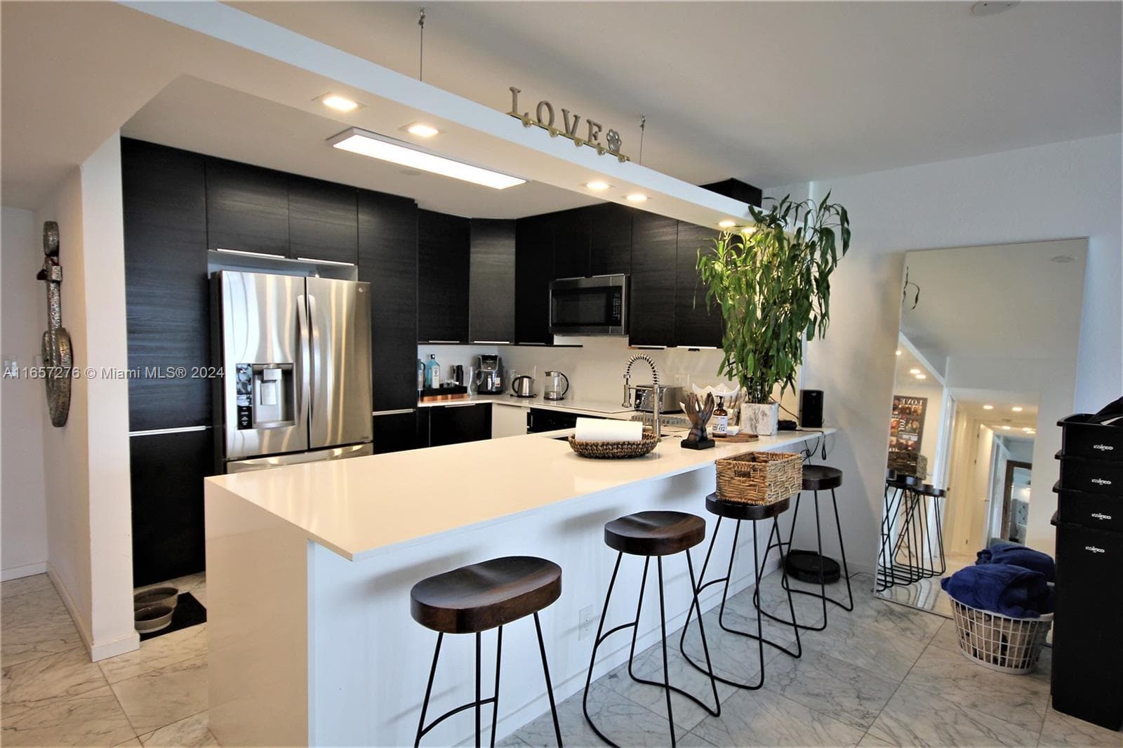5151 Collins Ave 933 photo 1