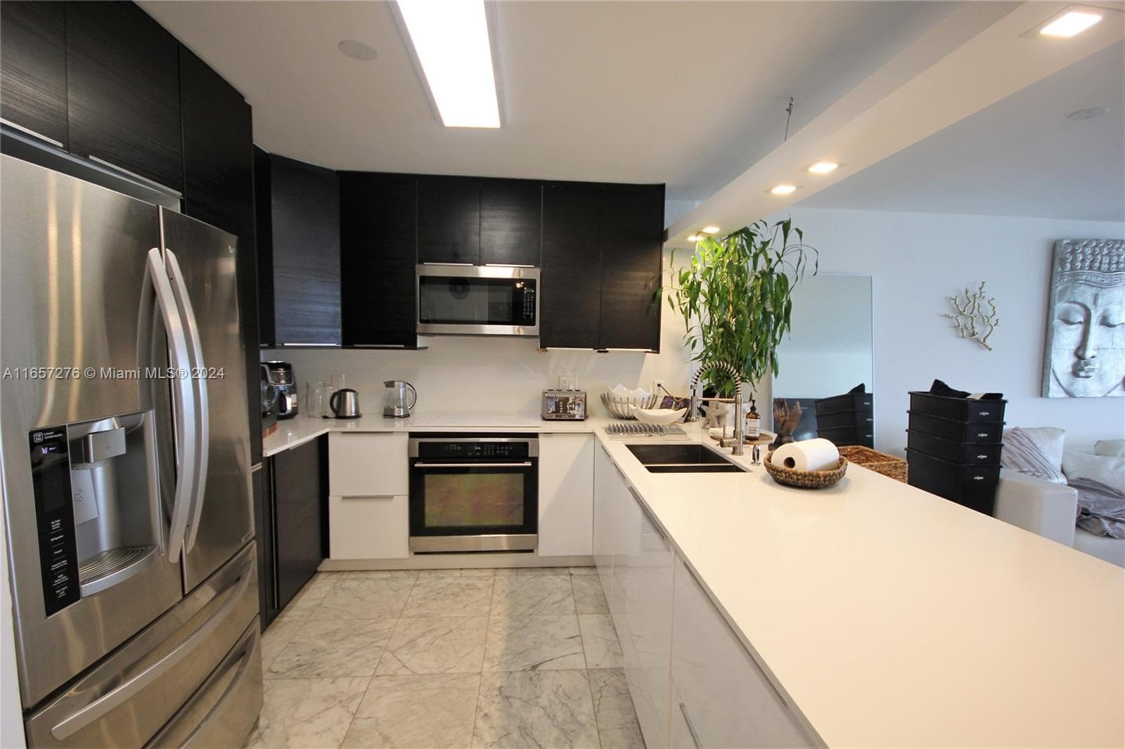 5151 Collins Ave 933 photo 4