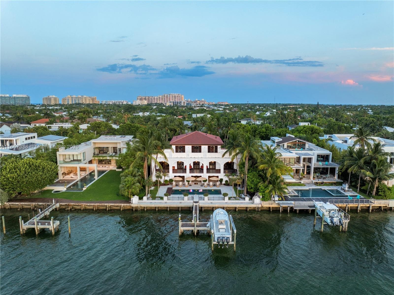 230 Harbor Drive photo 2