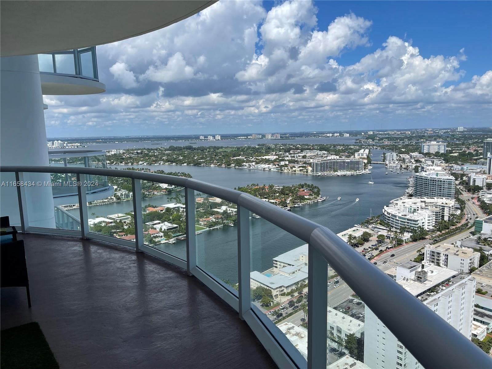 6365 Collins Ave 4209 photo 17