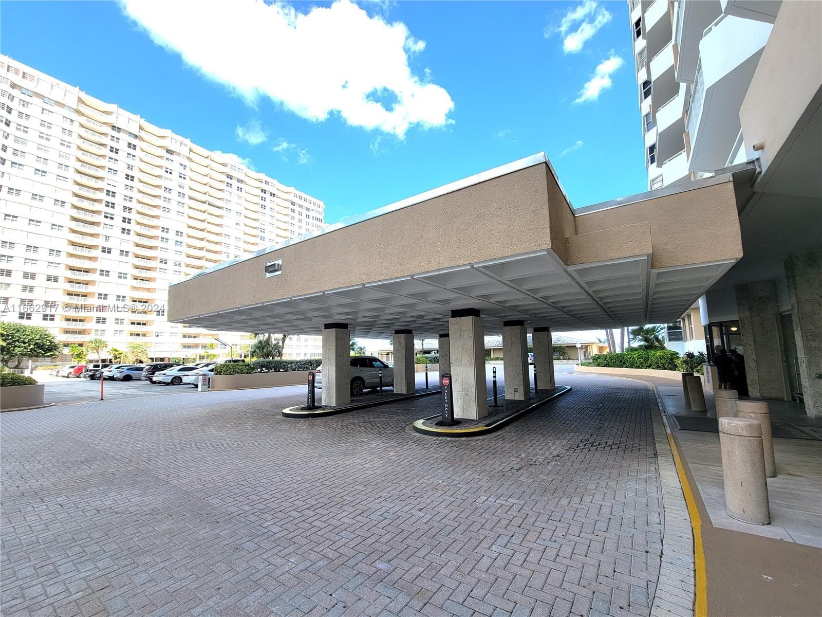 1980 S Ocean Dr 2C photo 1
