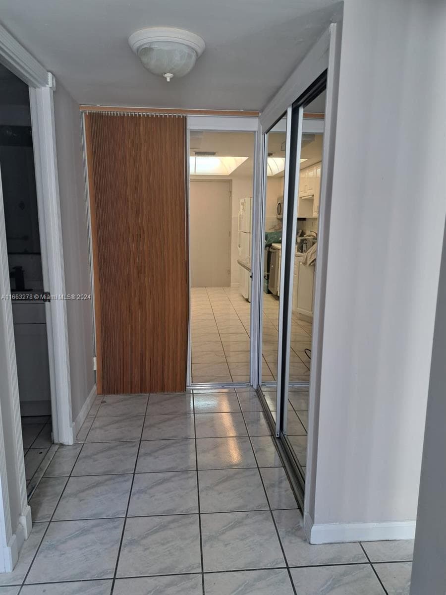 18061 Biscayne Blvd 702 photo 17