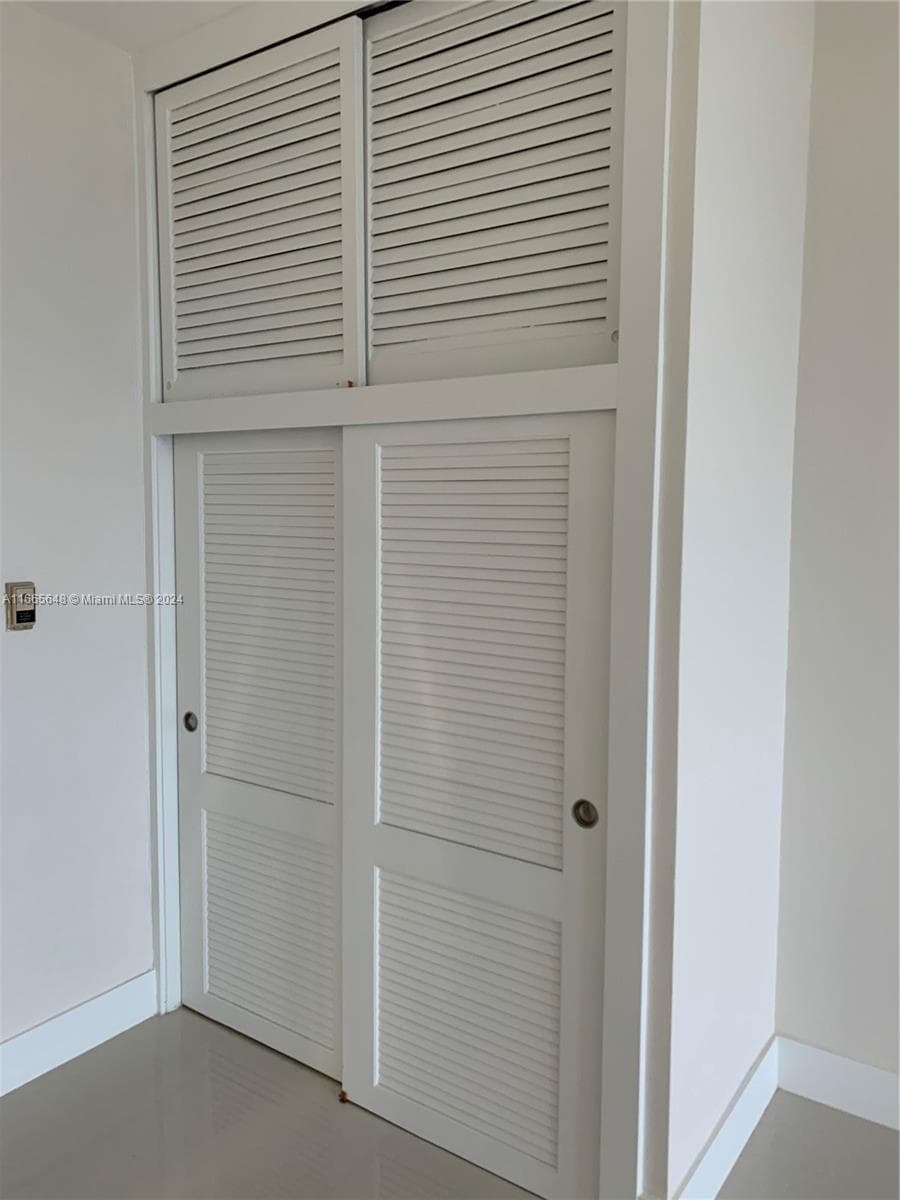 10185 Collins Ave 406 photo 13