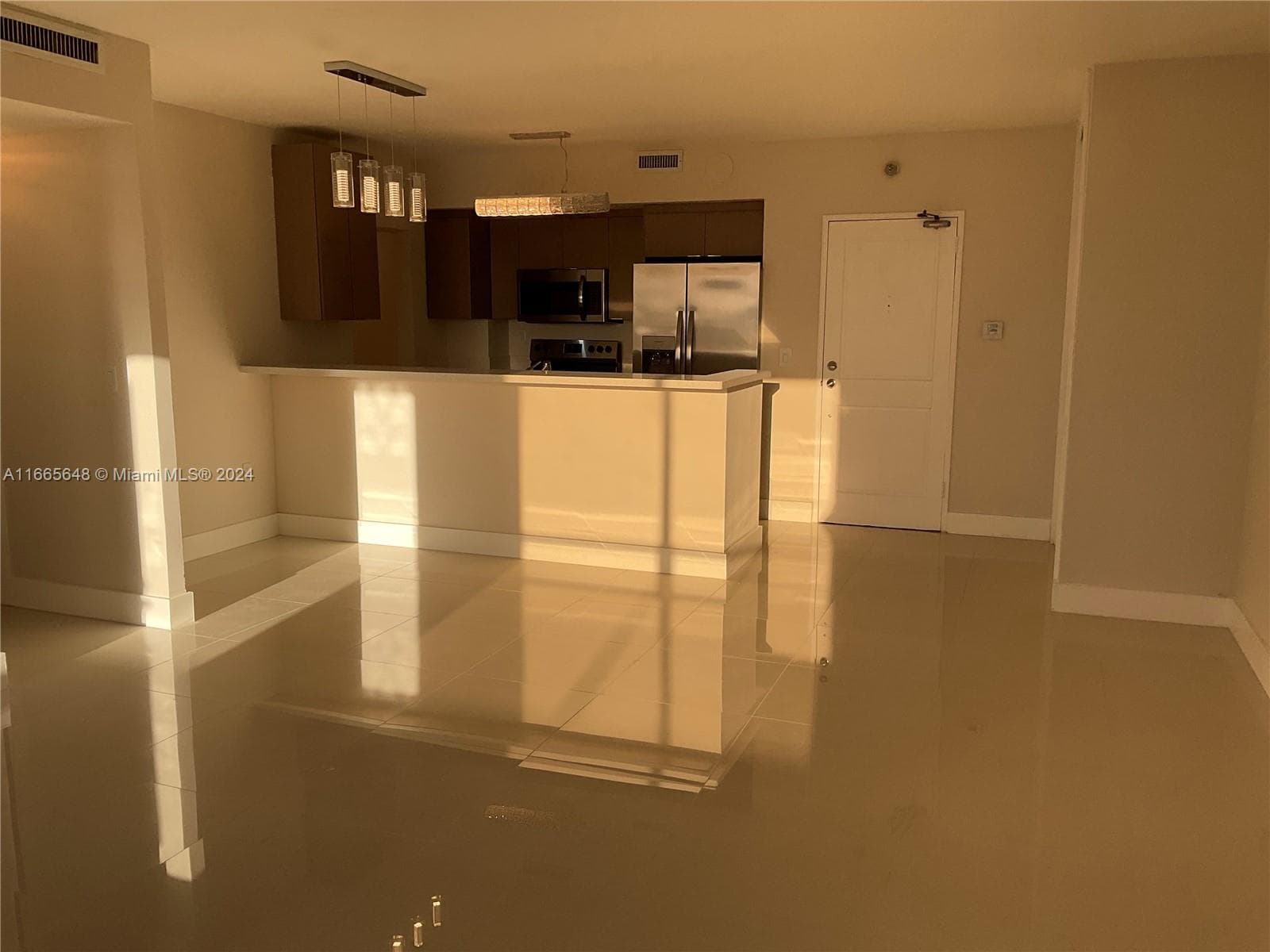 10185 Collins Ave 406 photo 3