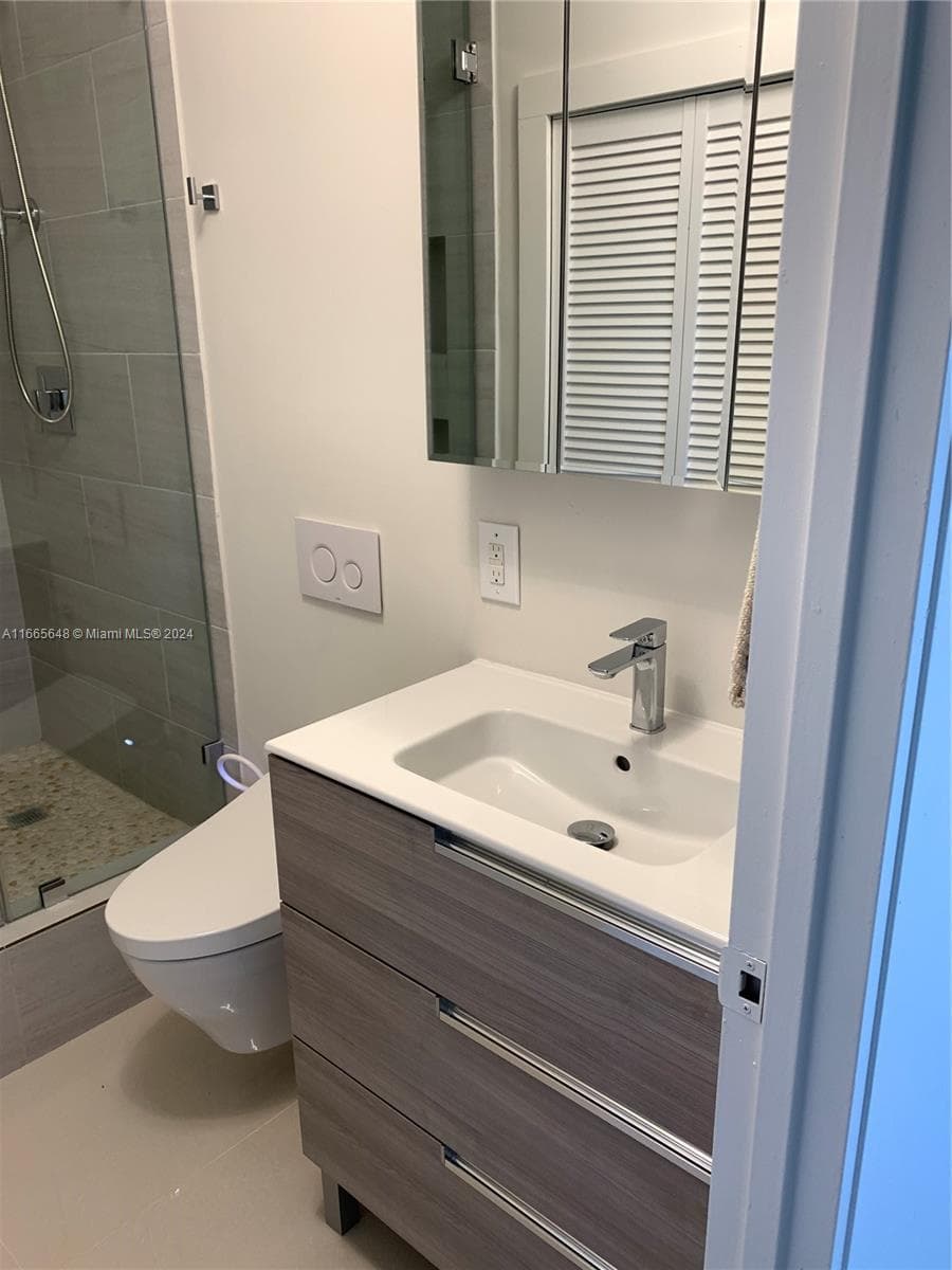 10185 Collins Ave 406 photo 18