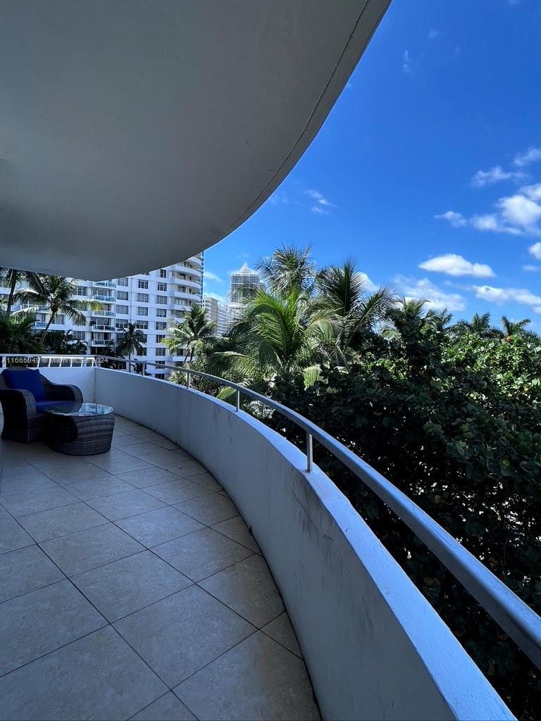 5161 Collins Ave 505 photo 9