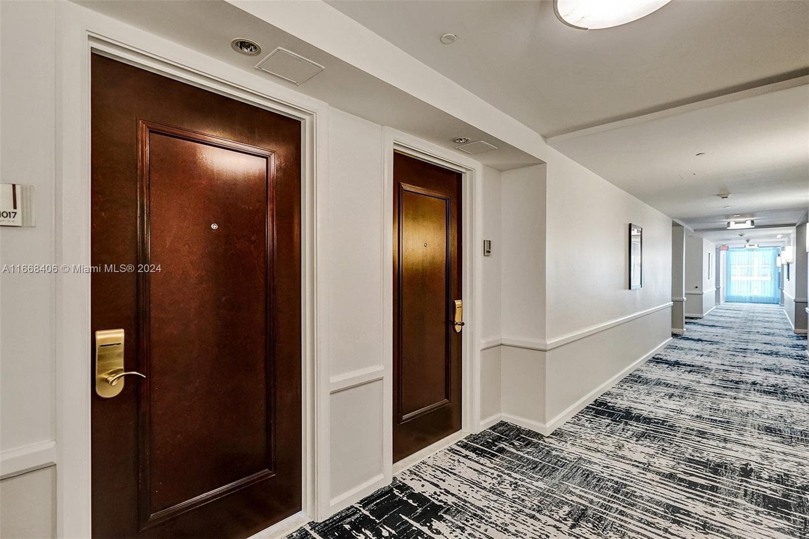 4391 Collins Ave 1501/1502 photo 8