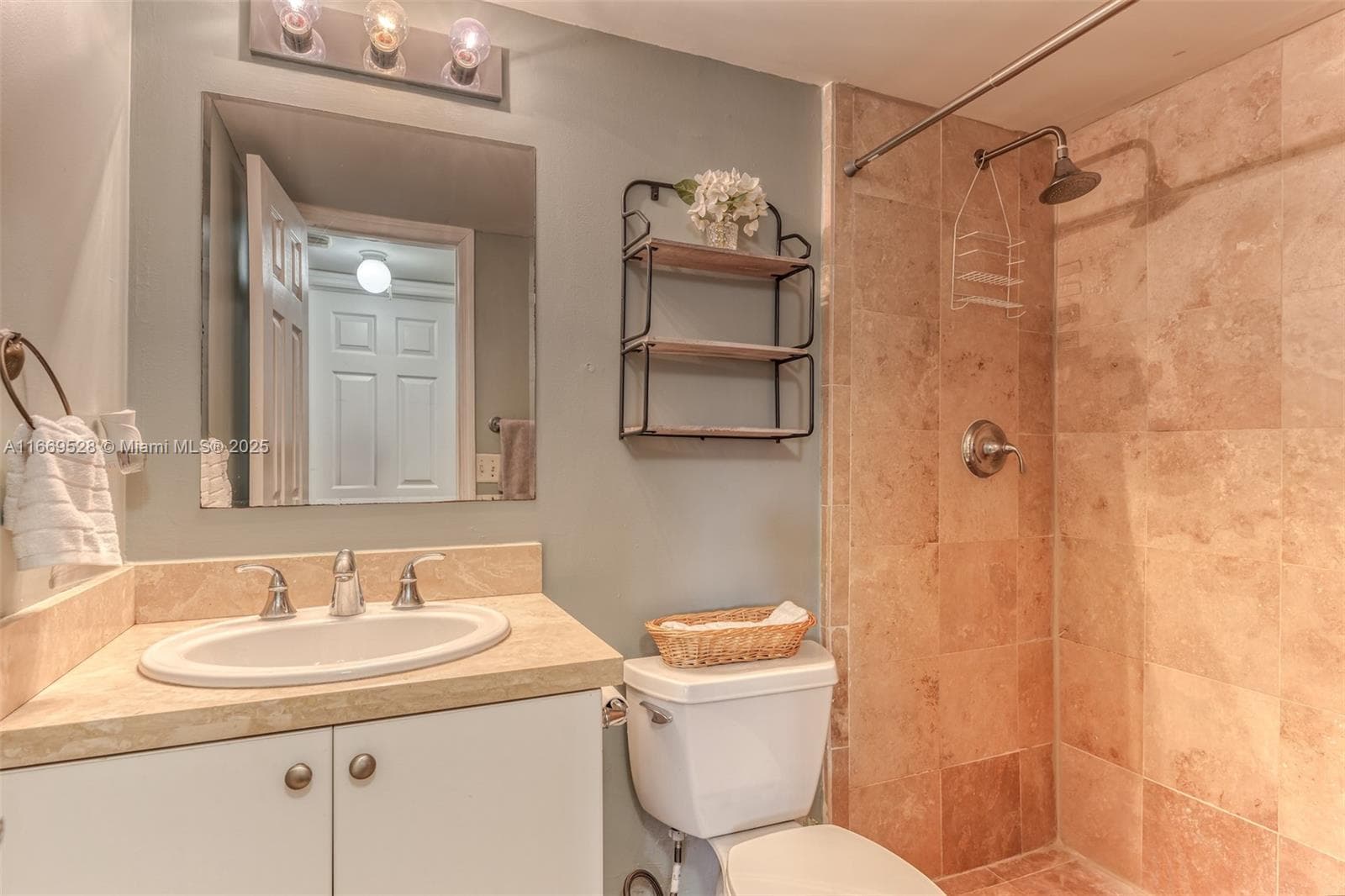 840 Pine Dr 103 photo 15