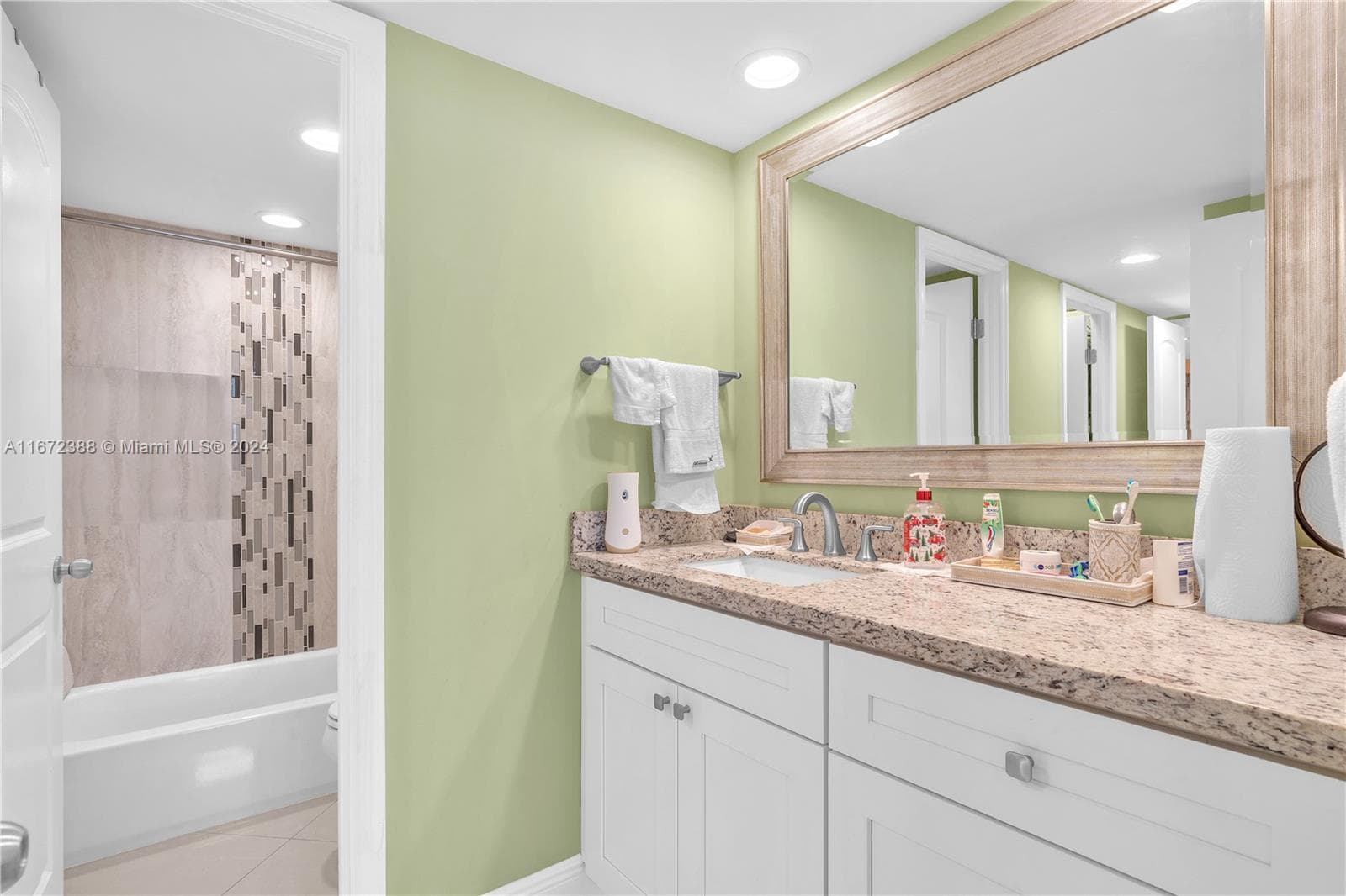 1301 NE Miami Gardens Dr 1225W photo 15