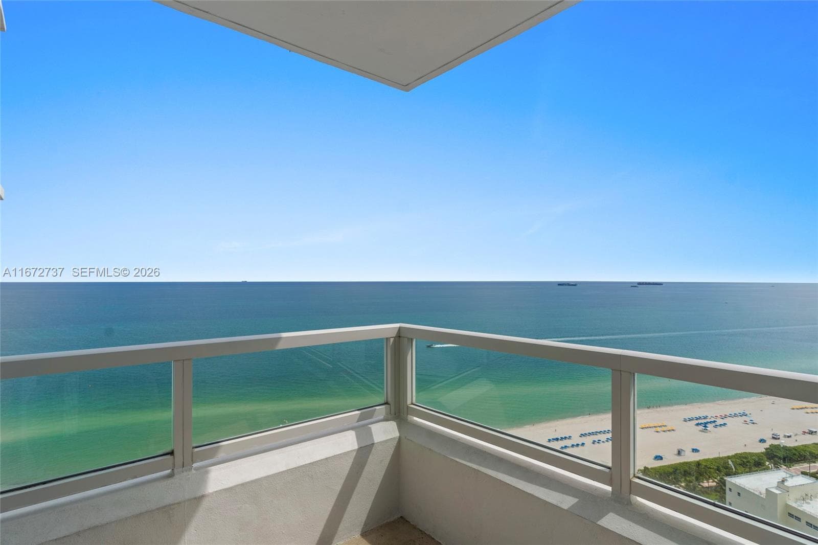 4401 Collins Ave 3202/3204 photo 2