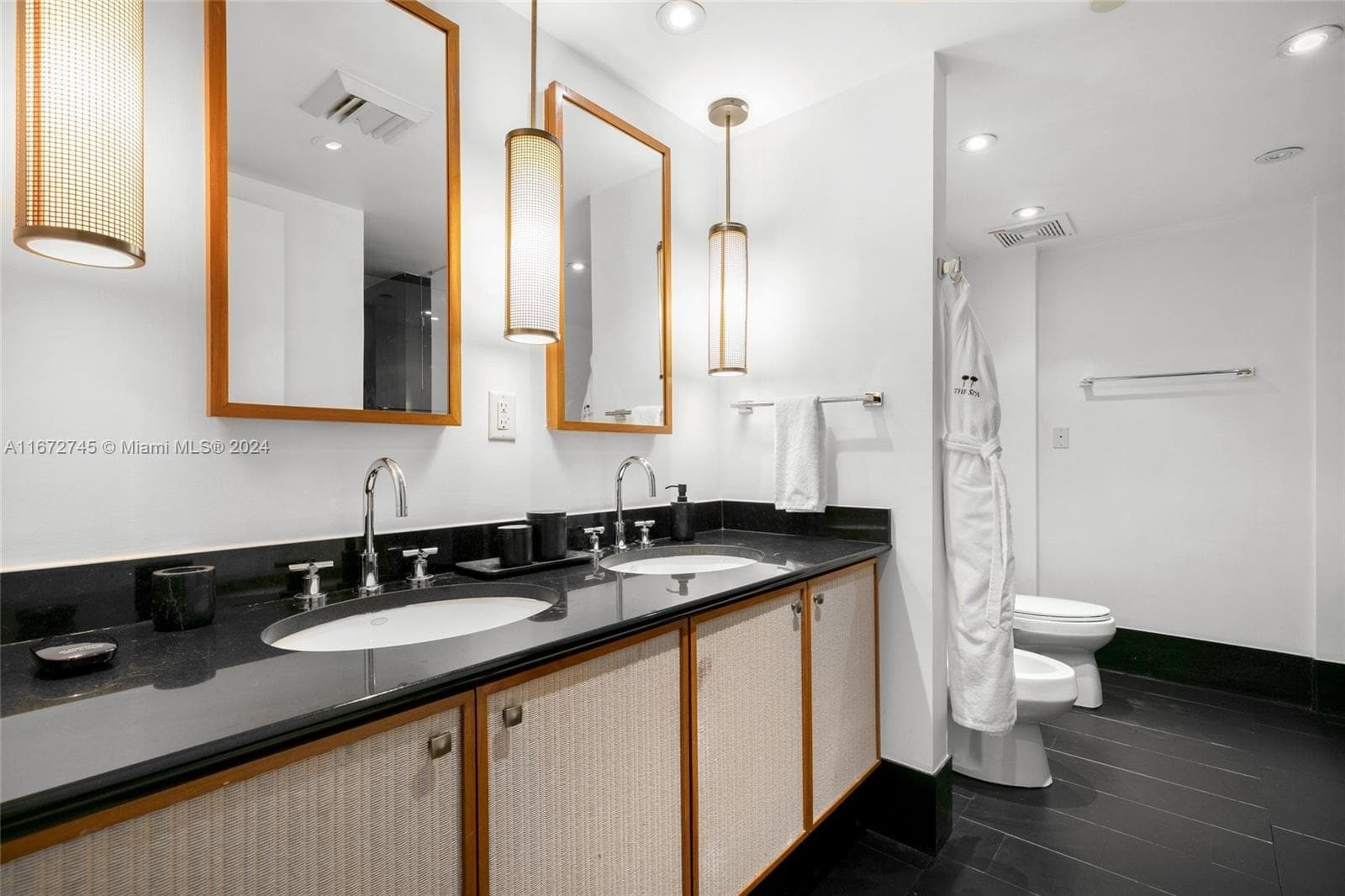 101 20th St 2706 photo 13