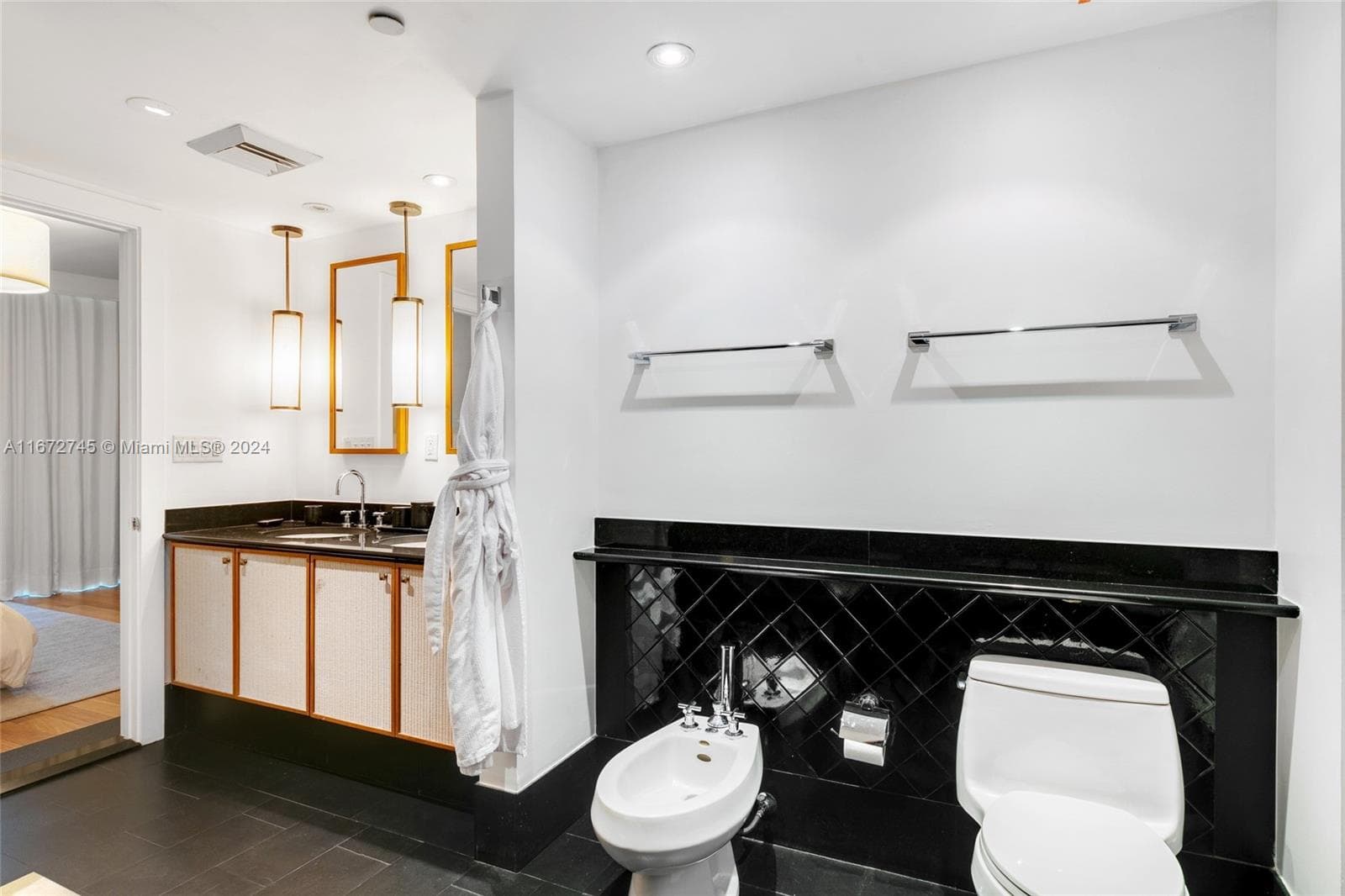 101 20th St 2706 photo 15