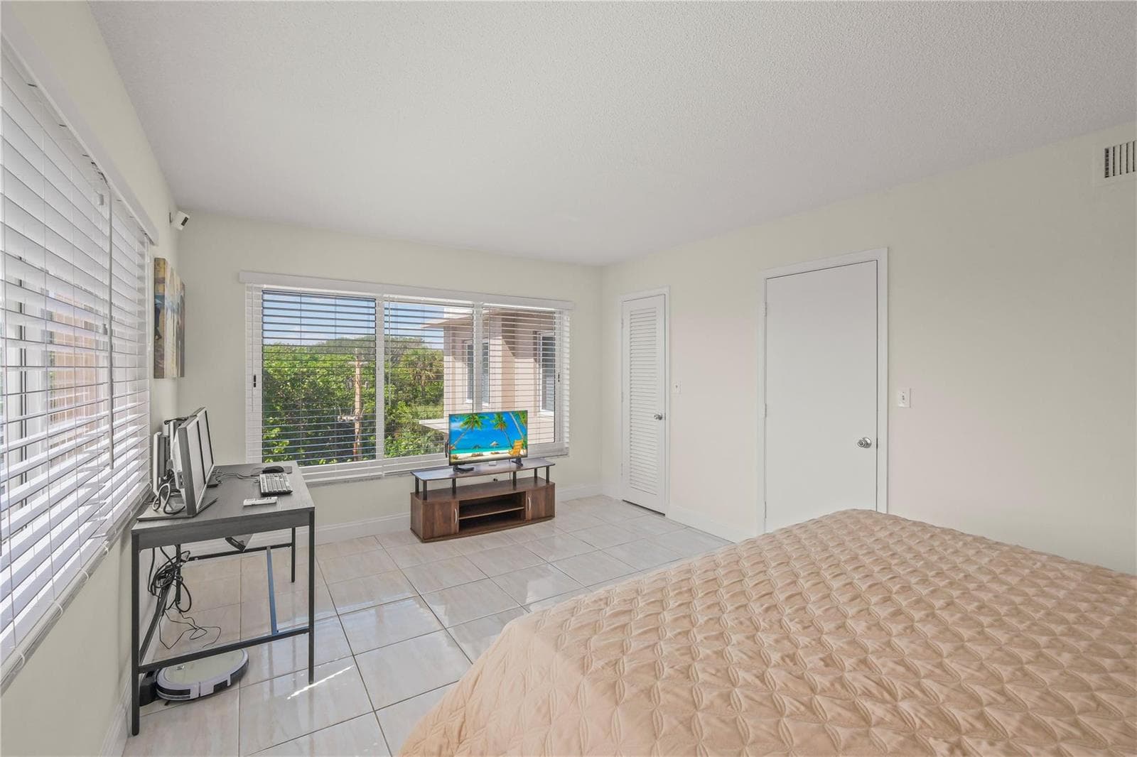 1151 N Fort Lauderdale Beach Boulevard 3c photo 8