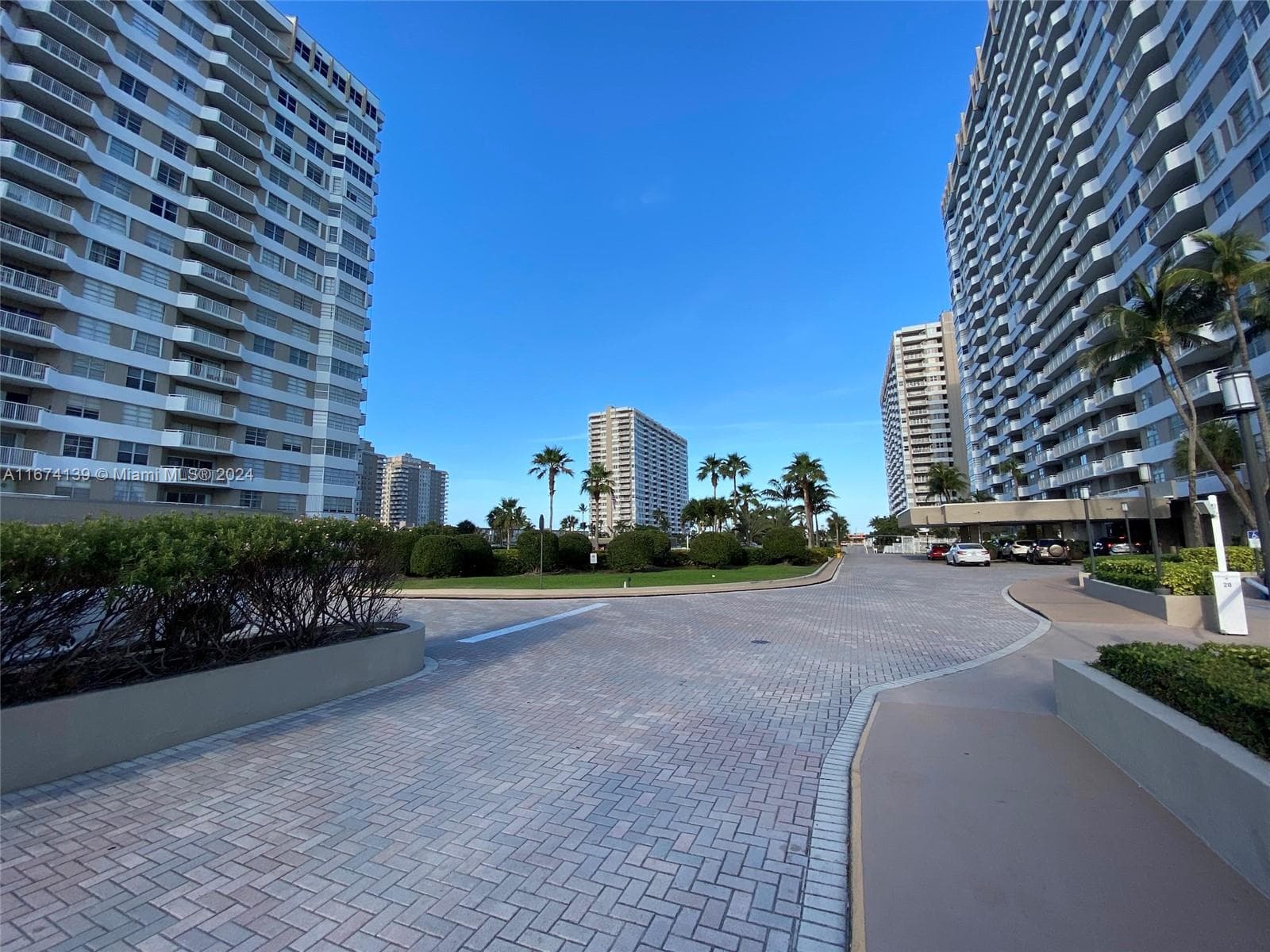 1965 S Ocean Dr 4D photo 3