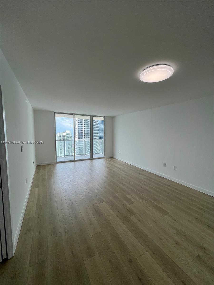 1155 Brickell Bay Dr 3205 photo 4