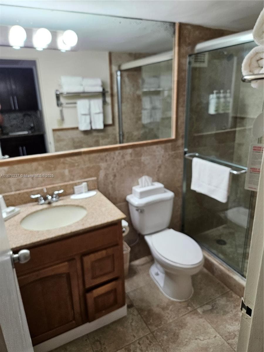 19201 Collins Ave 237 photo 17