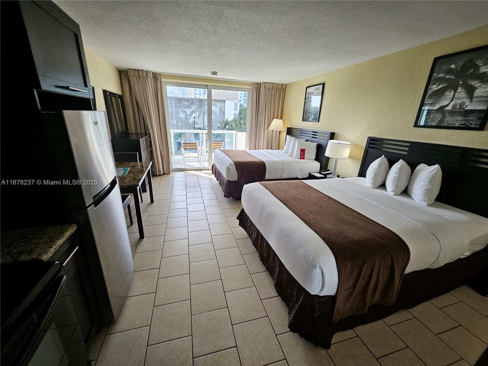 19201 Collins Ave 237 photo 4