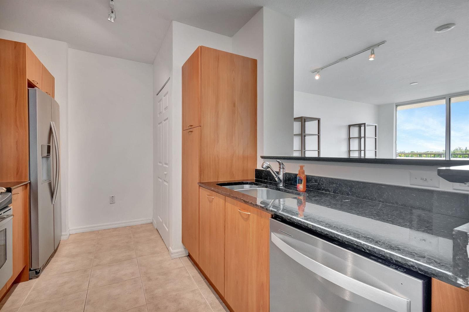 100 NE 6th Street 505 photo 8