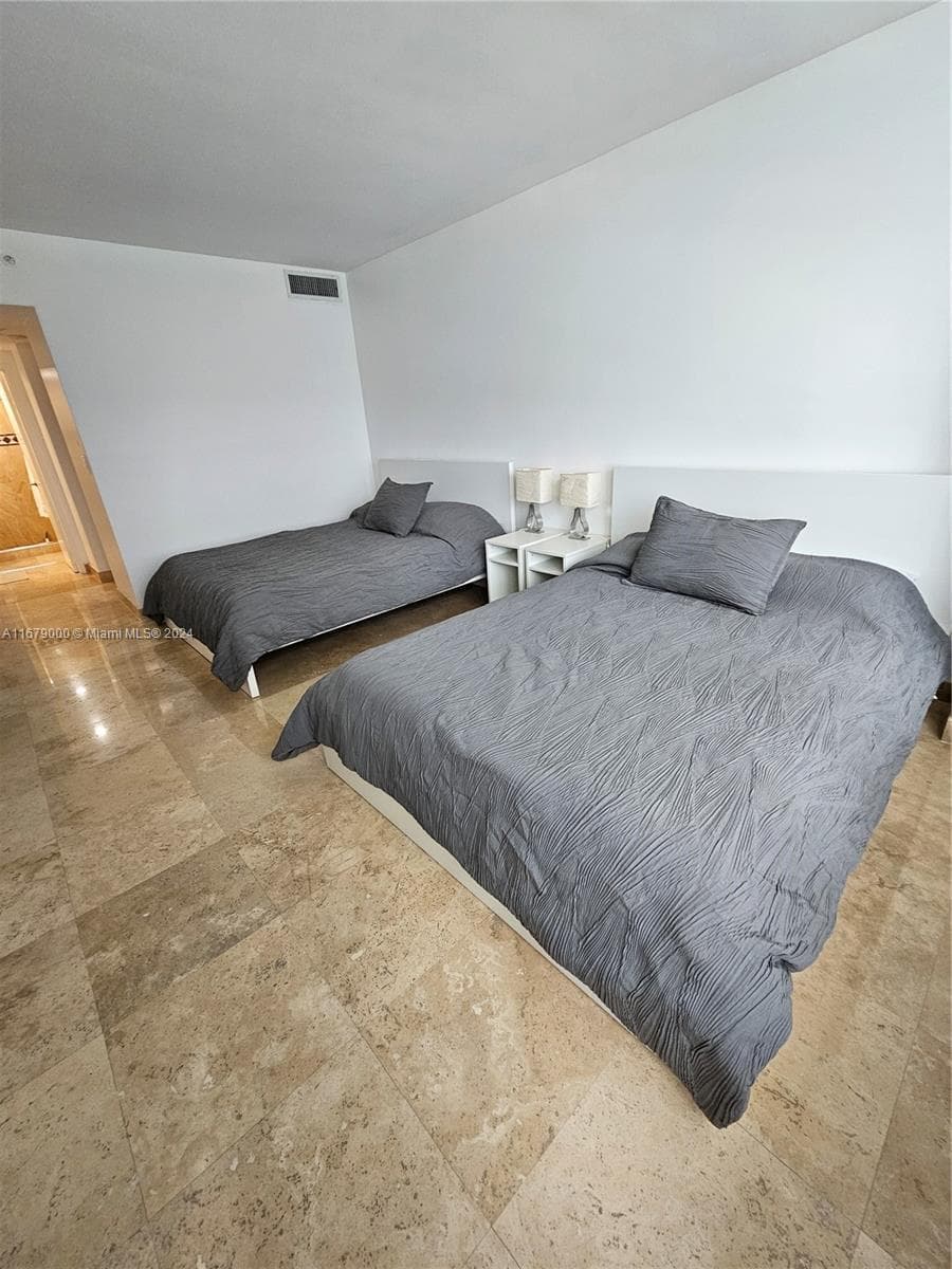 5601 Collins Ave 1605 photo 13