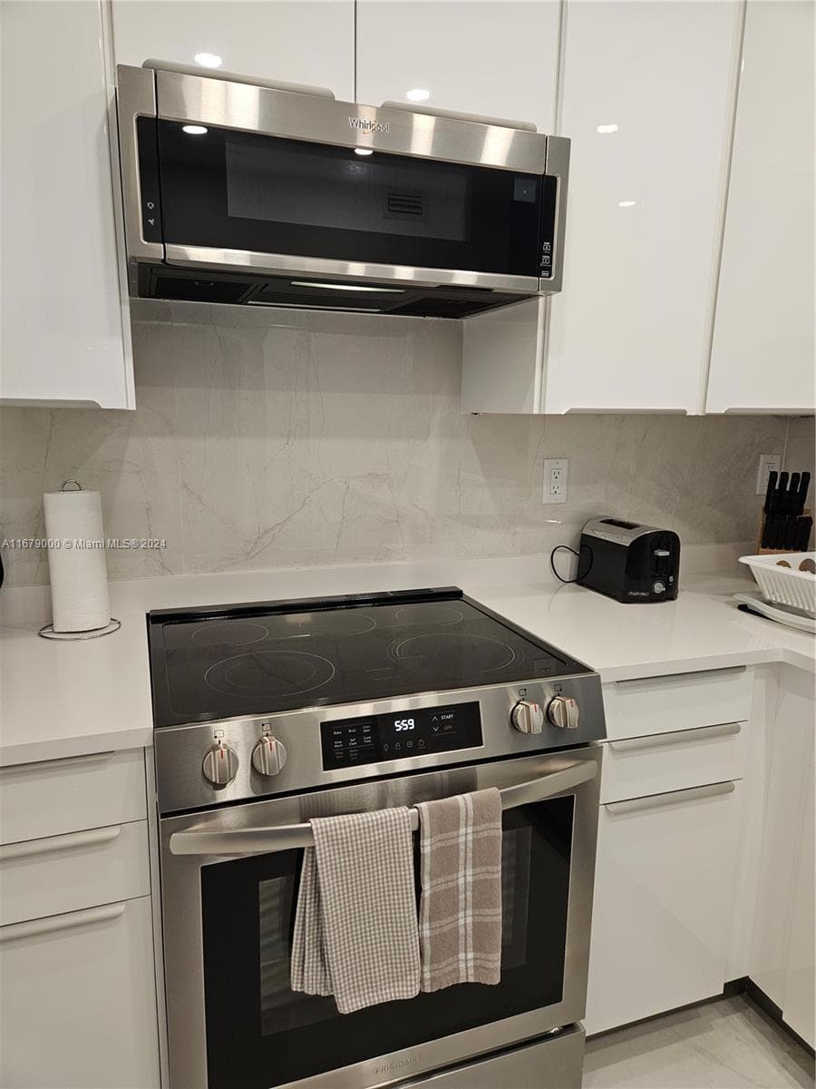 5601 Collins Ave 1605 photo 7