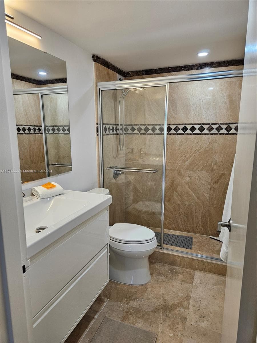 5601 Collins Ave 1605 photo 11