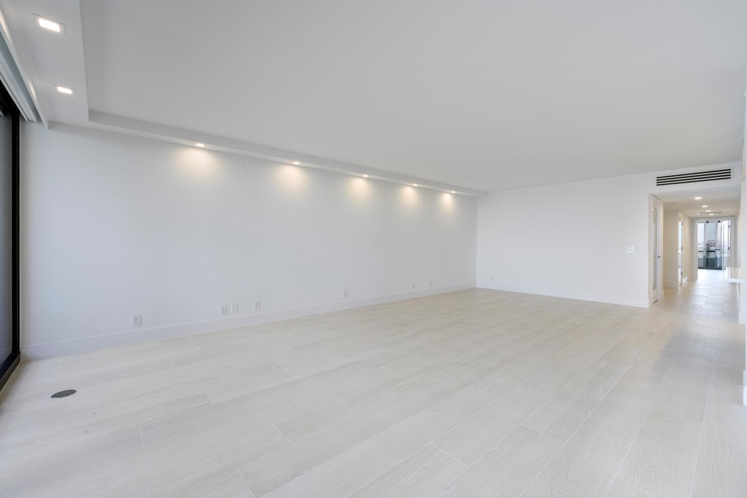 525 S Flagler Drive 14c photo 3