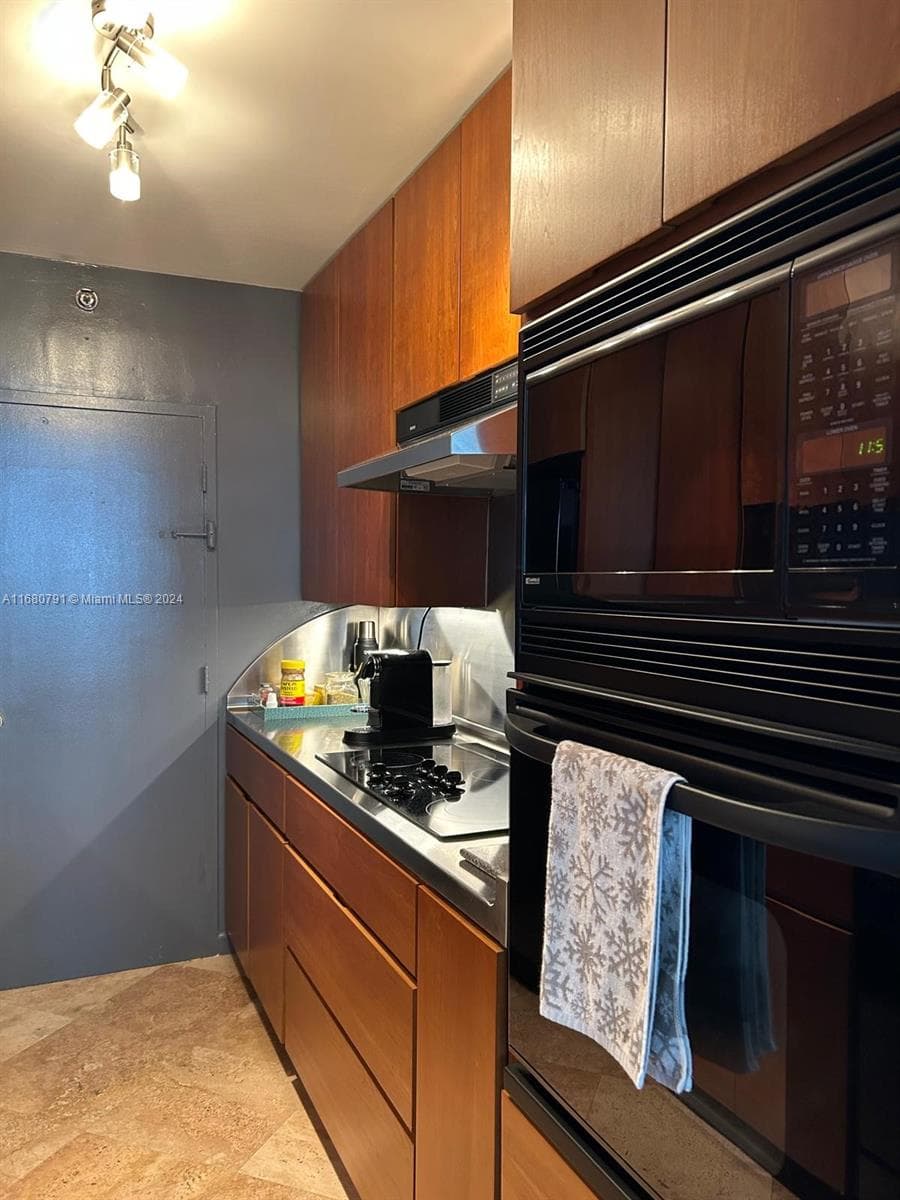 100 Lincoln Rd 608 photo 23