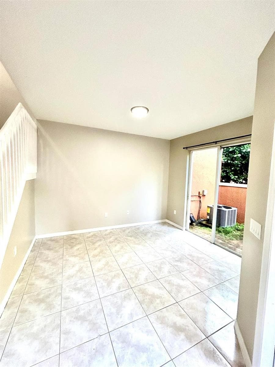 732 SW 106th Avenue photo 6