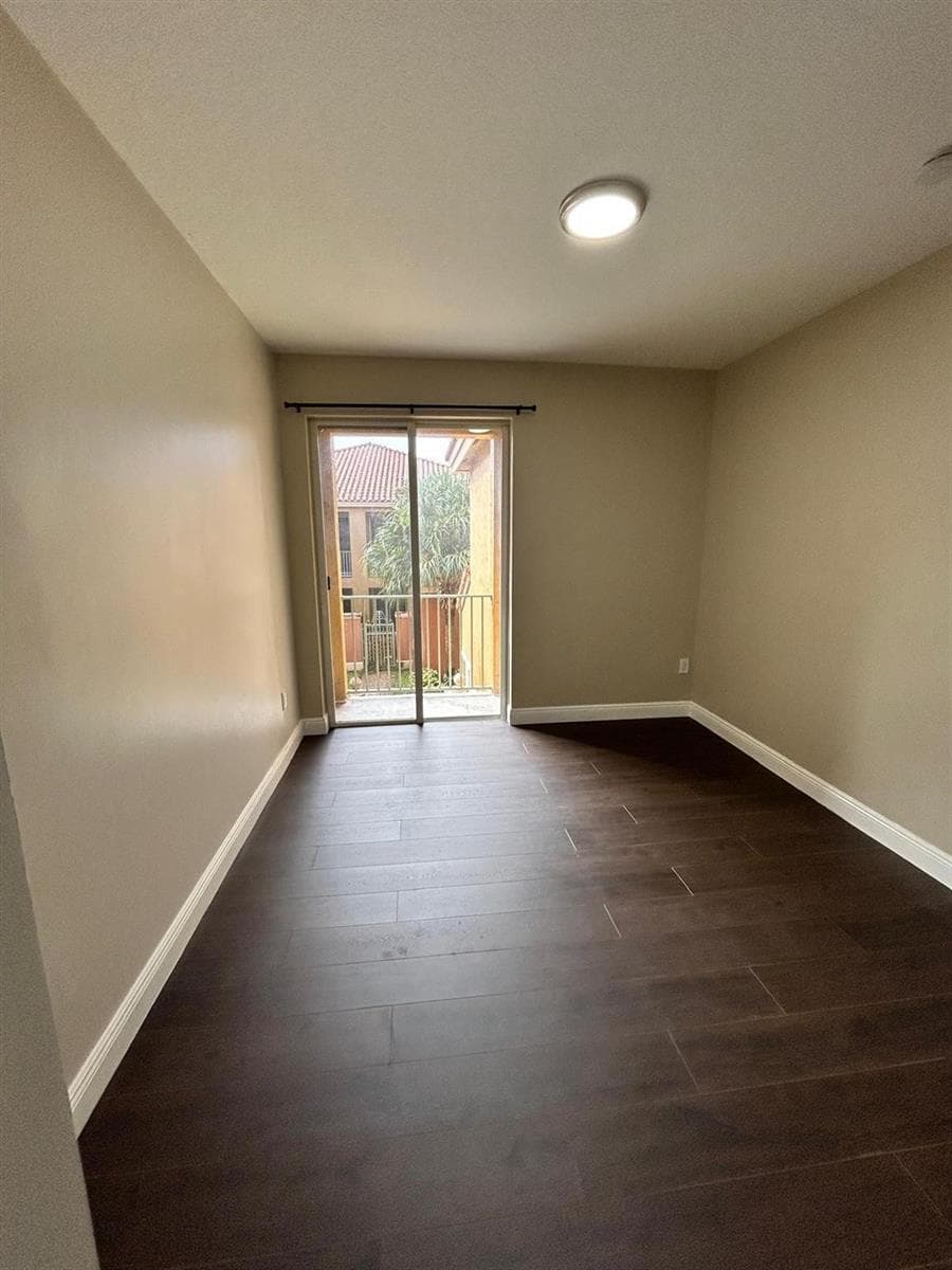 732 SW 106th Avenue photo 9